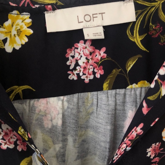 NWOT loft blouse with ruffle collar and ties - Picture 3 of 7